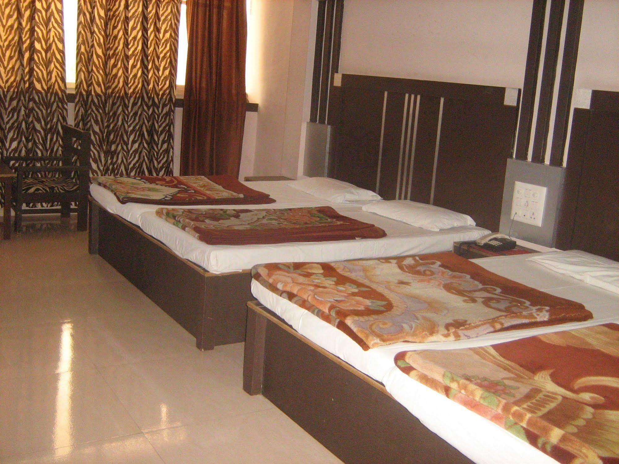 Hotel Gyan Haridwār Buitenkant foto
