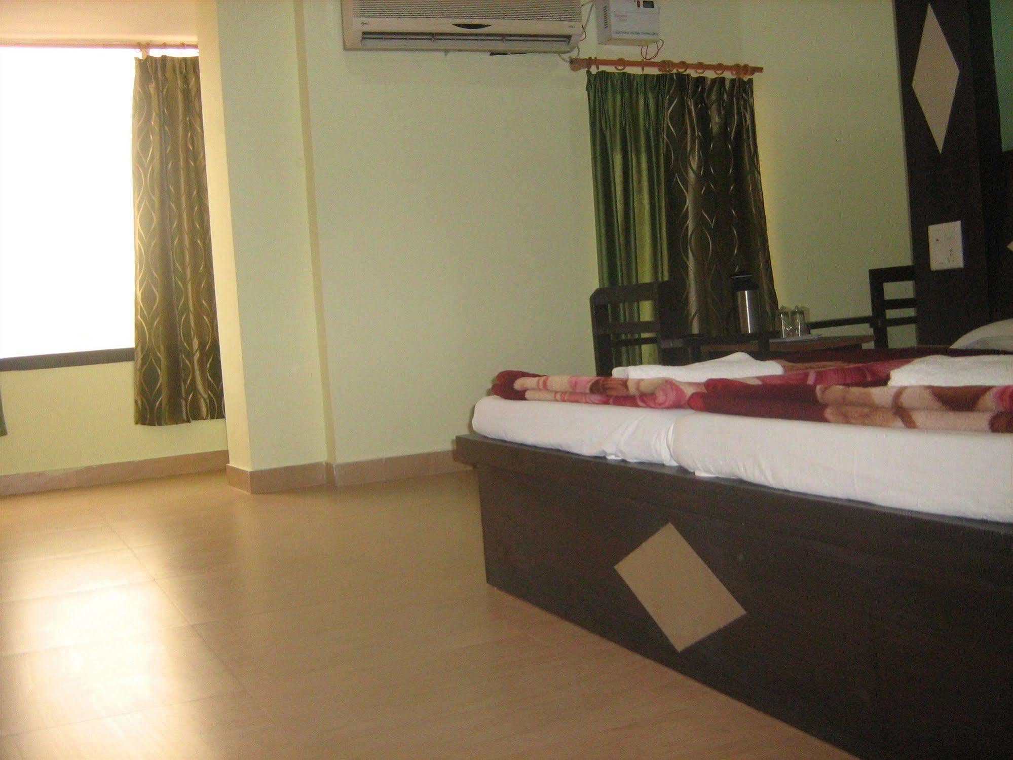 Hotel Gyan Haridwār Buitenkant foto