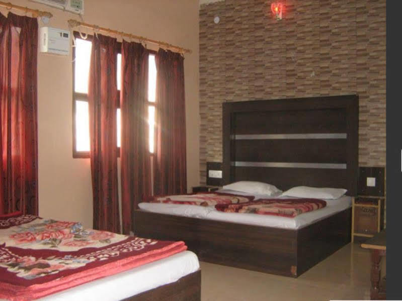 Hotel Gyan Haridwār Buitenkant foto